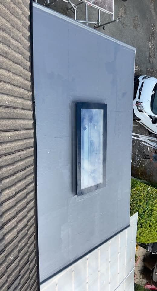 Flat roof edge detail